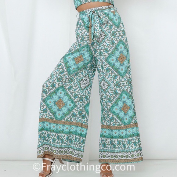 Bohemian two piece set - Picture 12 of 16